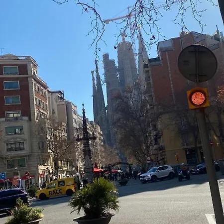 Lindo En Sagrada Familia Barcelona